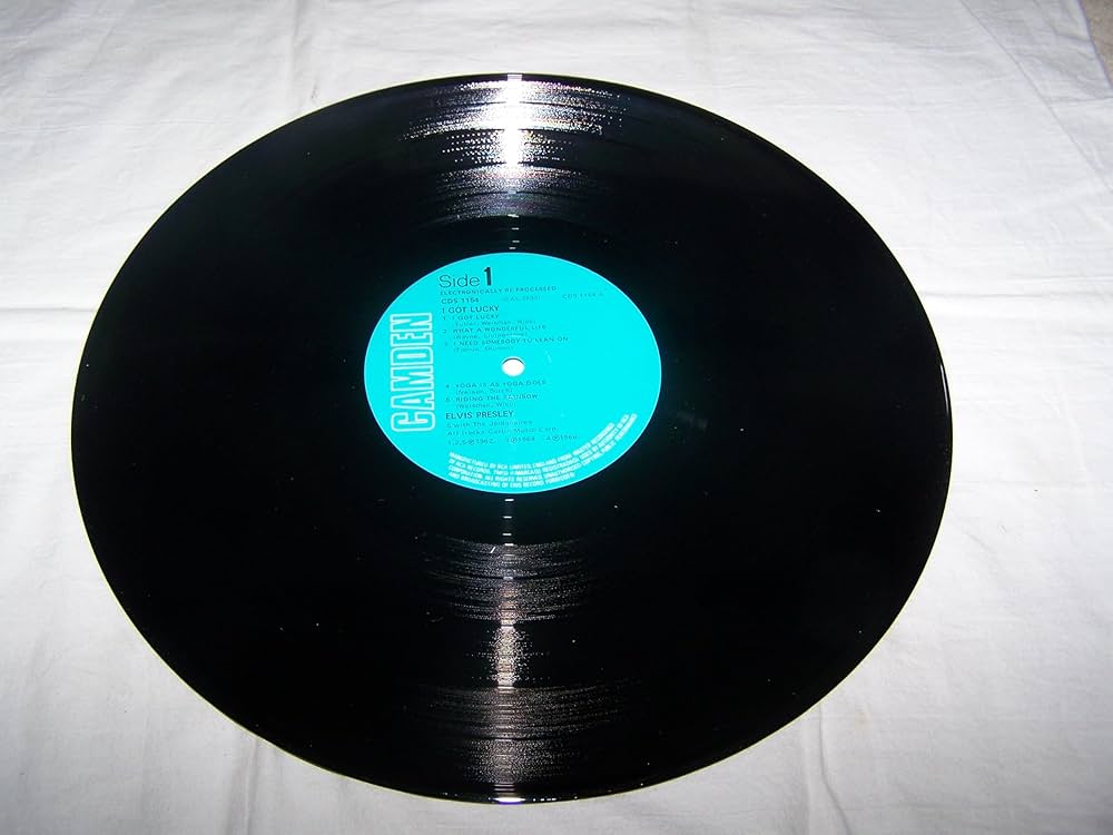 1971年　Elvis I Got Lucky アナログレコード Ny0xODU4LmpwZWc.jpeg